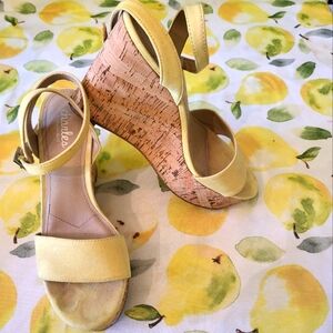 Charles David Butter Suede Cork Platform Summer Shoe sz7.5